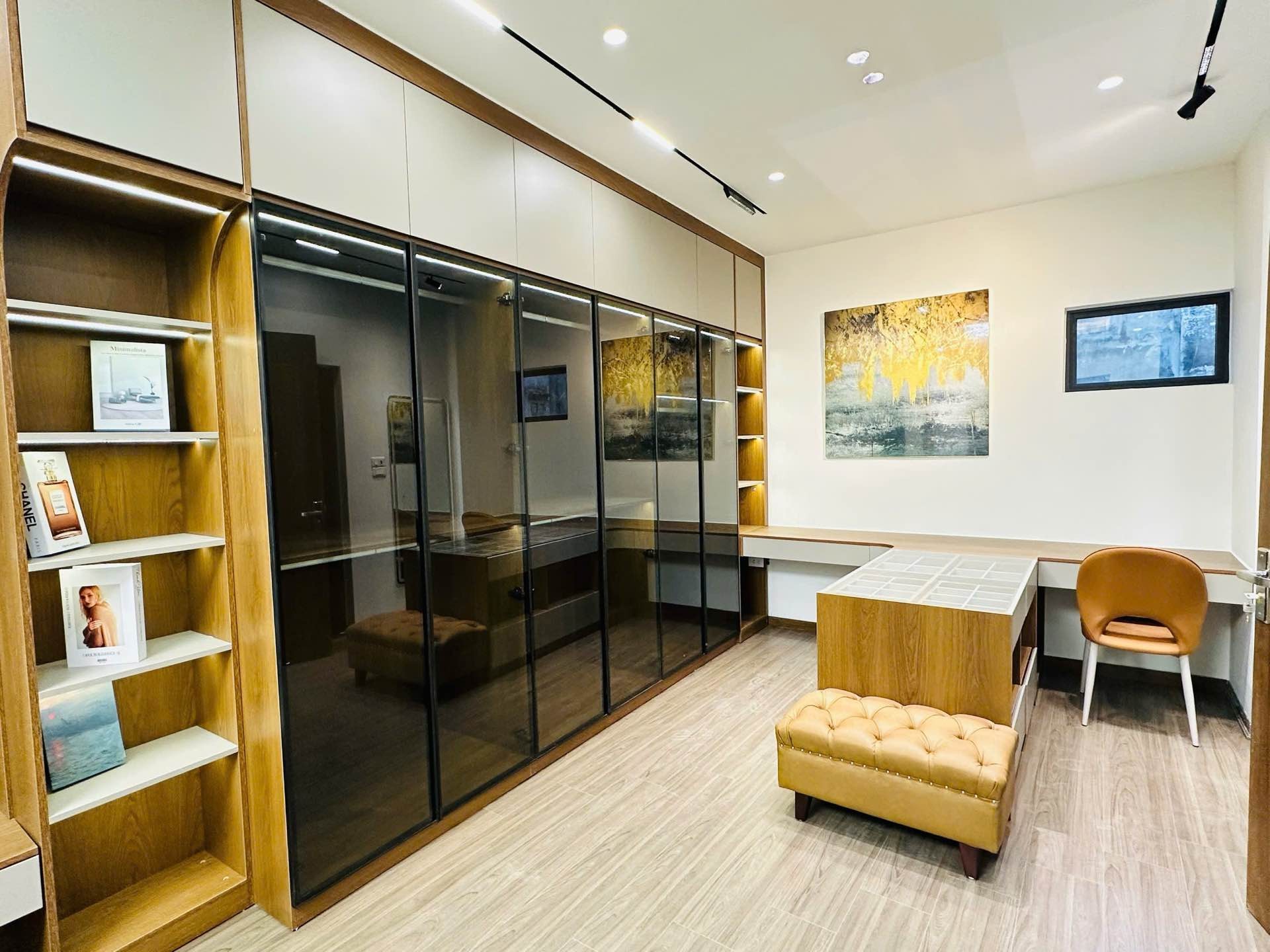 Bán nhà Trương Định - diện tích 47m2 5 tầng - Nhà đẹp - thang máy - giá 11,8 tỷ