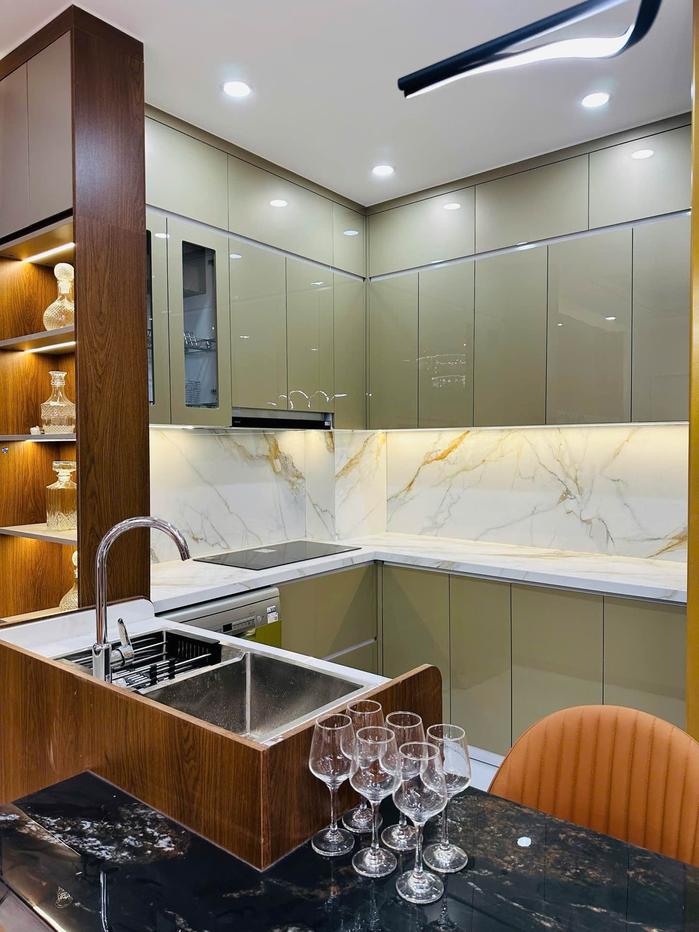 Bán nhà Trương Định - diện tích 47m2 5 tầng - Nhà đẹp - thang máy - giá 11,8 tỷ