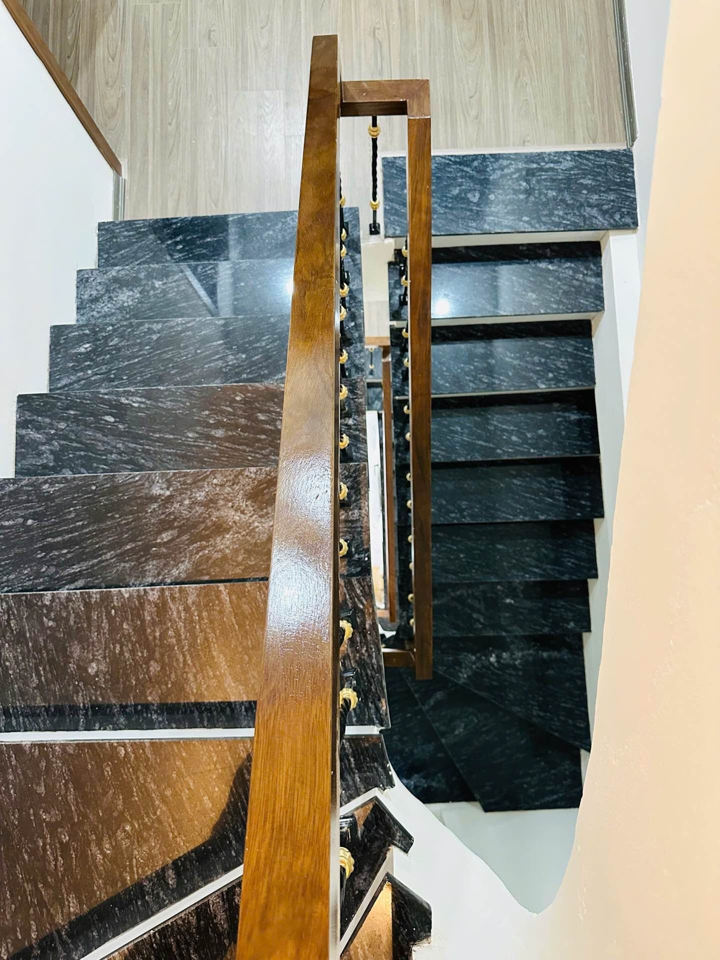 Bán nhà Trương Định - diện tích 47m2 5 tầng - Nhà đẹp - thang máy - giá 11,8 tỷ