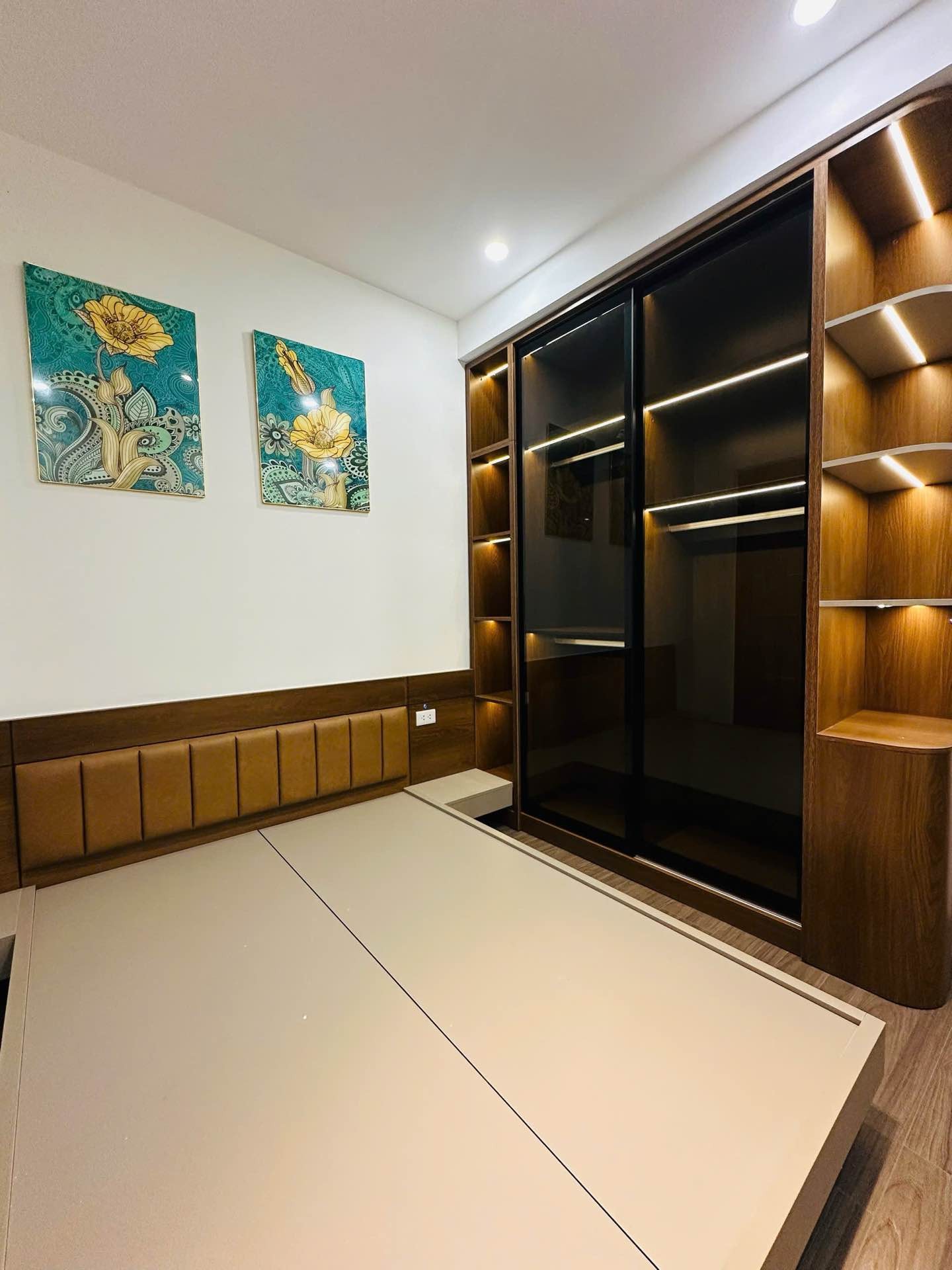 Bán nhà Trương Định - diện tích 47m2 5 tầng - Nhà đẹp - thang máy - giá 11,8 tỷ
