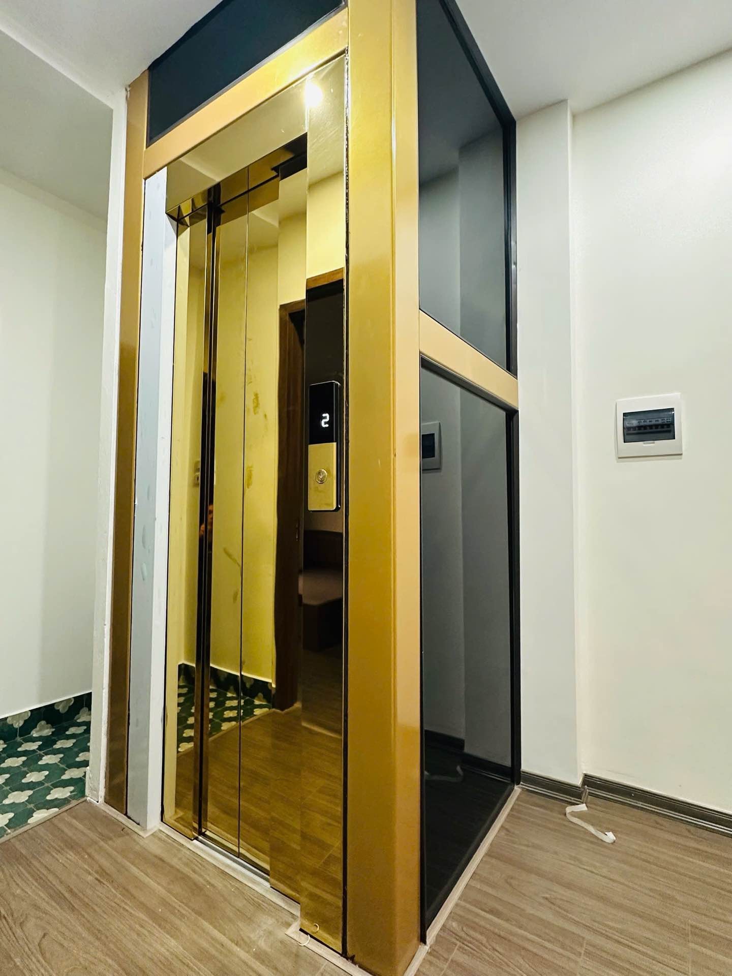 Bán nhà Trương Định - diện tích 47m2 5 tầng - Nhà đẹp - thang máy - giá 11,8 tỷ