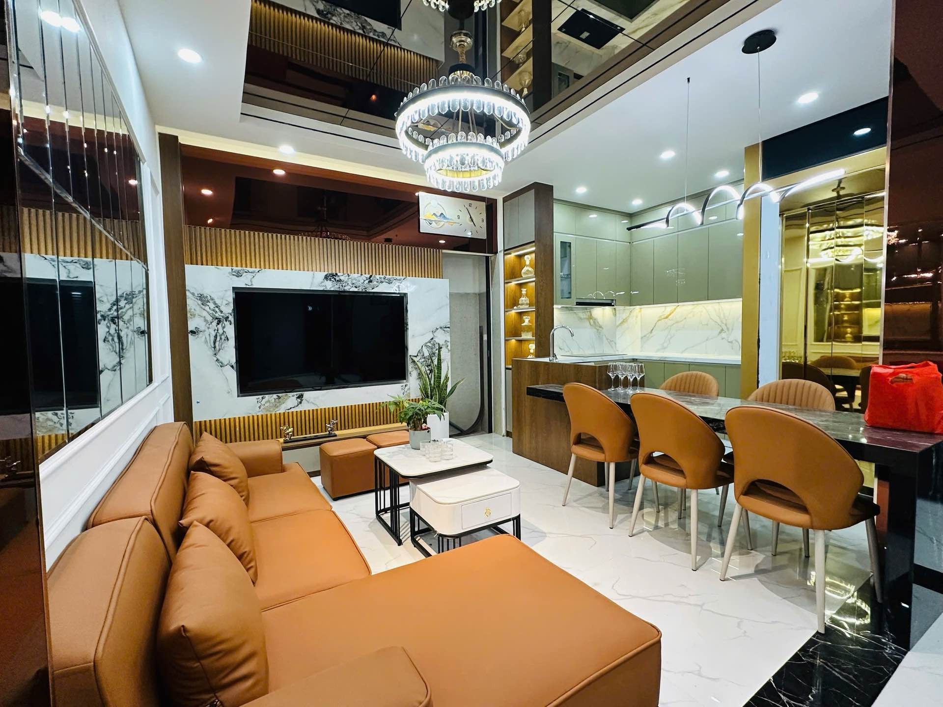 Bán nhà Trương Định - diện tích 47m2 5 tầng - Nhà đẹp - thang máy - giá 11,8 tỷ