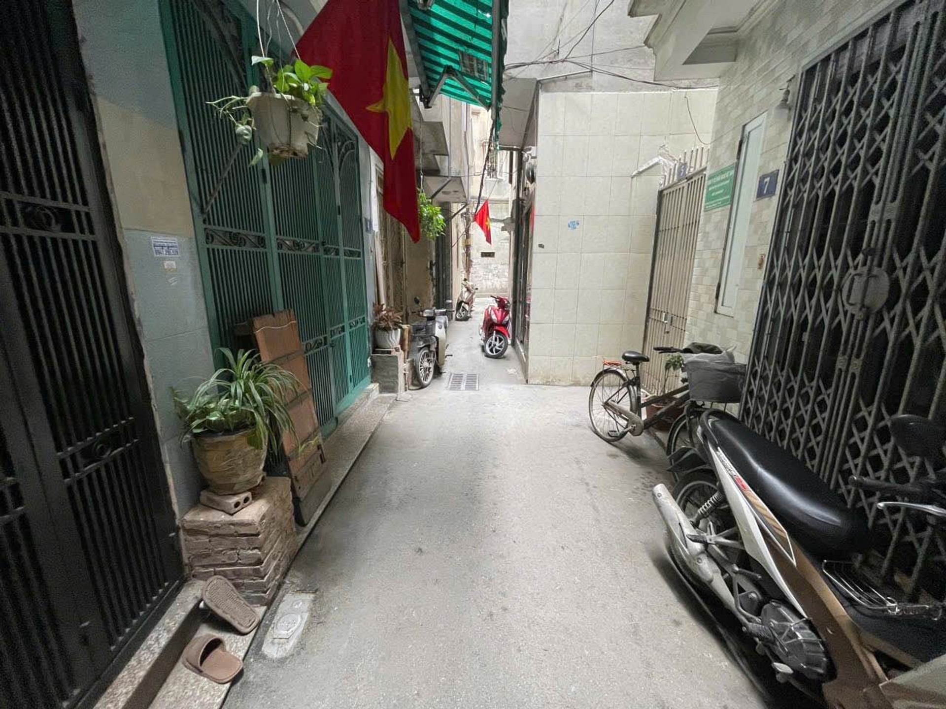 Bán nhà Thổ Quan - diện tích 95m2 3 tầng - Chỉ có 1 mặt tiền - giá 25 tỷ