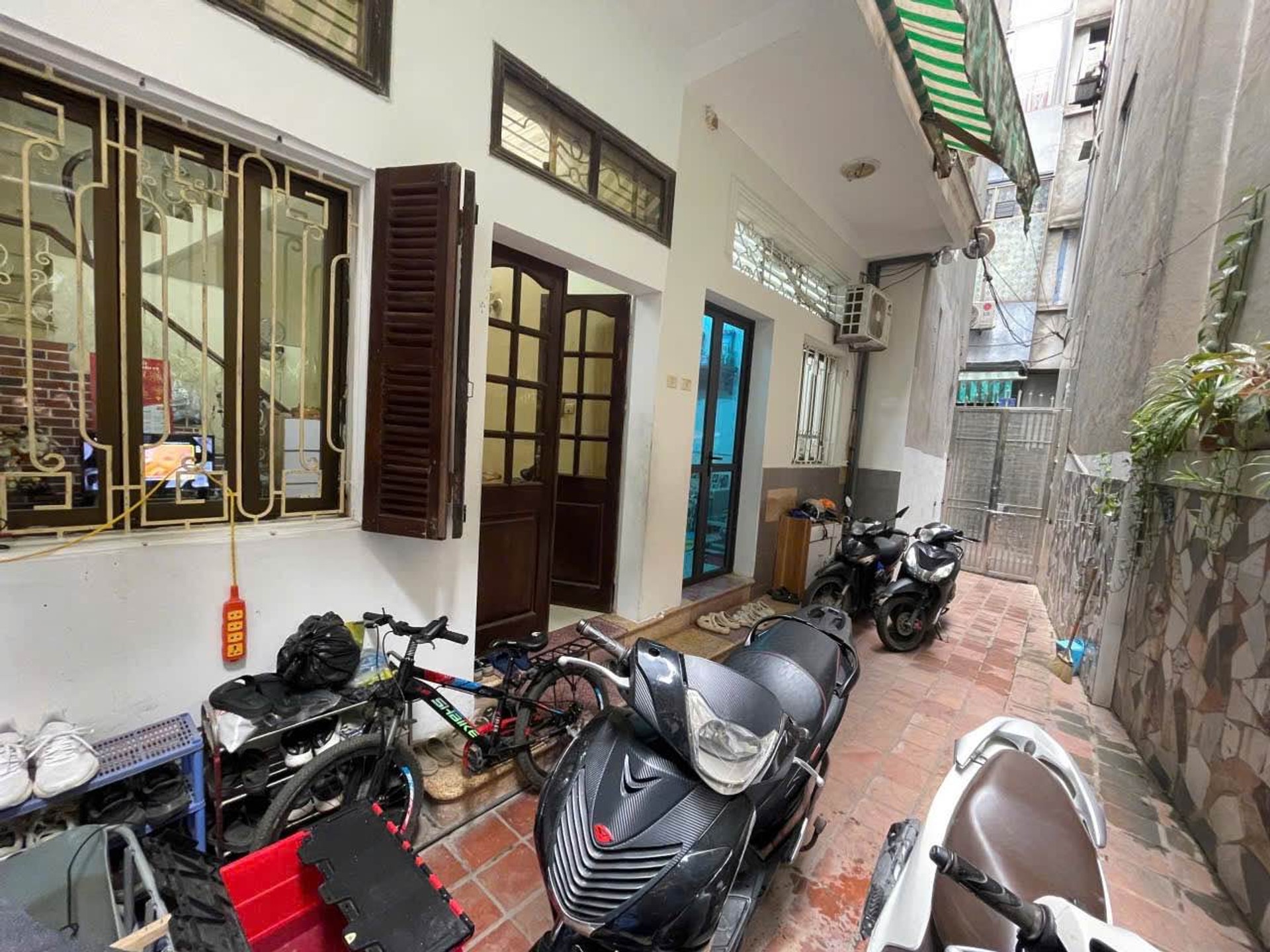 Bán nhà Thổ Quan - diện tích 95m2 3 tầng - Chỉ có 1 mặt tiền - giá 25 tỷ