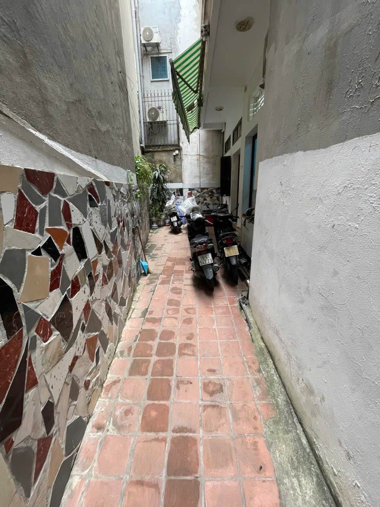 Bán nhà Thổ Quan - diện tích 95m2 3 tầng - Chỉ có 1 mặt tiền - giá 25 tỷ