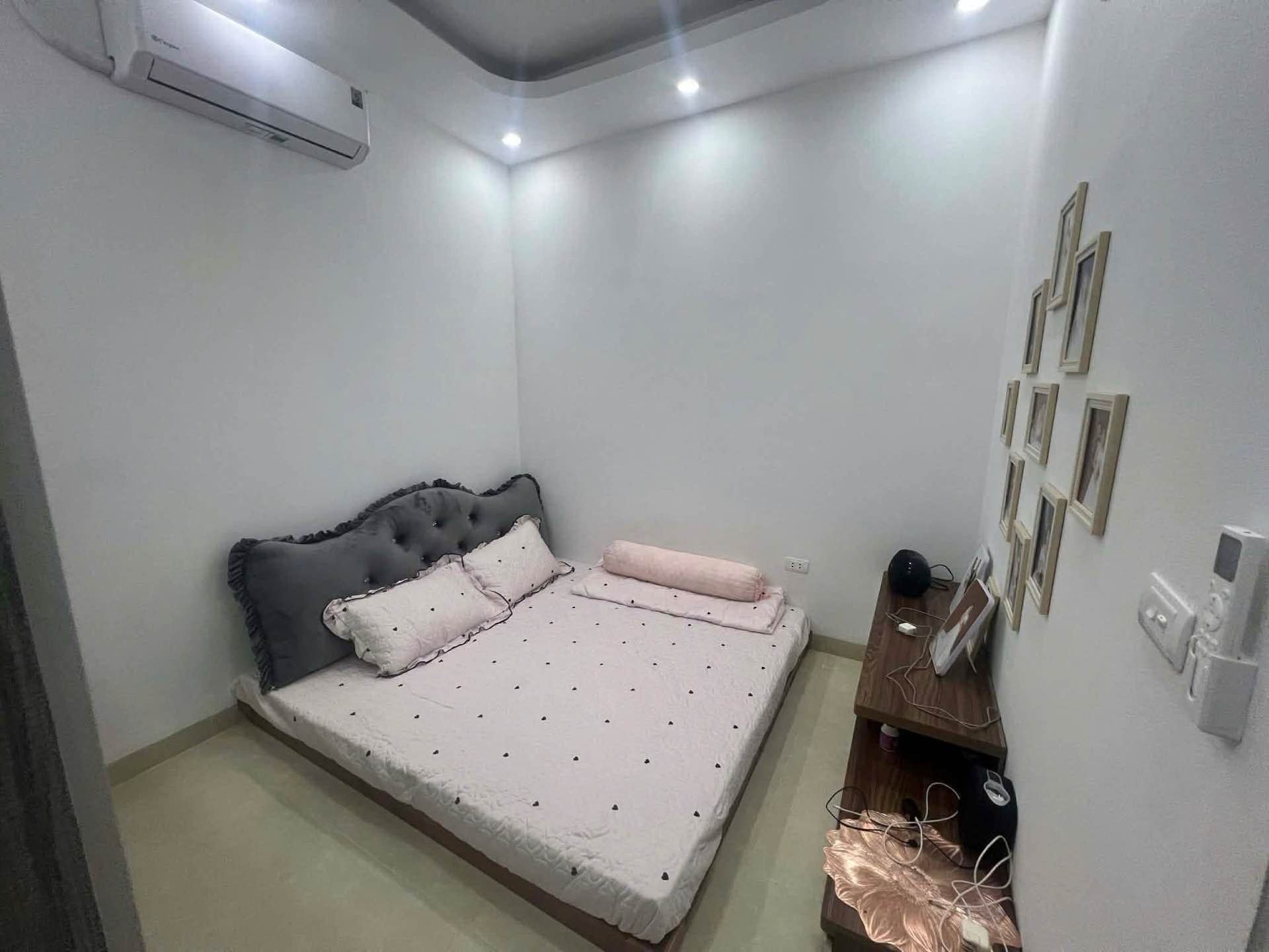 Bán nhà Định Công Hạ - diện tích 56m2 1 tầng - Nhà mới đẹp, chủ tặng toàn bộ nội thất - giá 2,5 tỷ