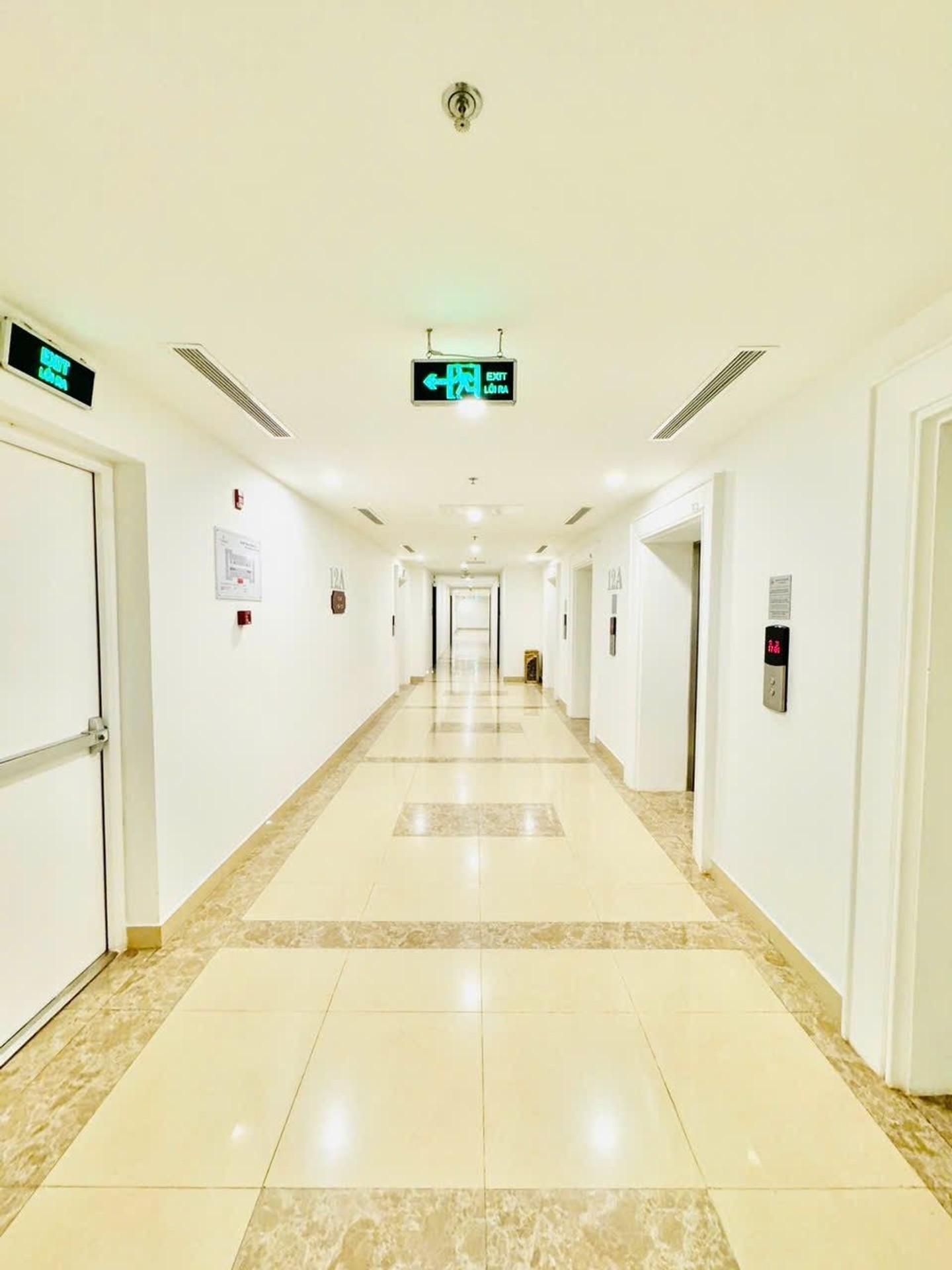 Bán nhà Minh Khai - diện tích 83m2 1 tầng - Căn hộ chung cư T18 Times City - giá 10 tỷ