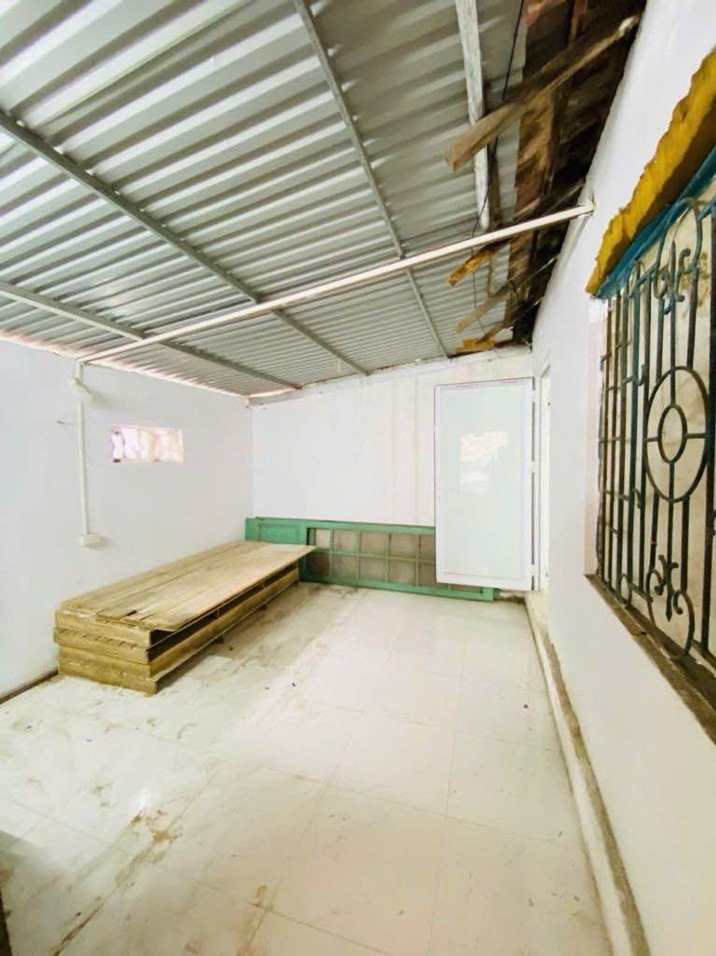 Bán nhà Bạch Mai - diện tích 84m2 2 tầng - Mặt tiền khủng - giá 14 tỷ