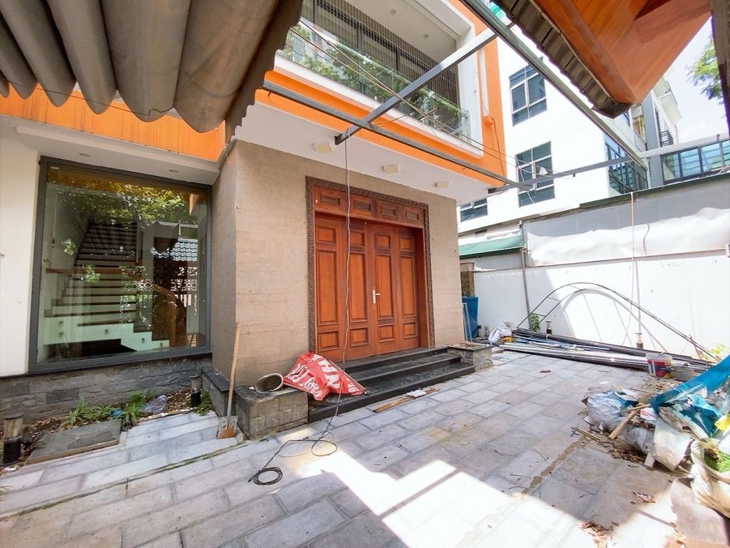 Bán nhà Ngõ 4 KĐT mới Tây Nam hồ Linh Đàm - diện tích 180m2 4 tầng - Lô góc 3 mặt thoáng - giá 75 tỷ