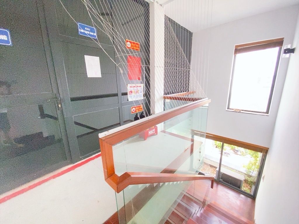 Bán nhà Ngõ 4 KĐT mới Tây Nam hồ Linh Đàm - diện tích 180m2 4 tầng - Lô góc 3 mặt thoáng - giá 75 tỷ