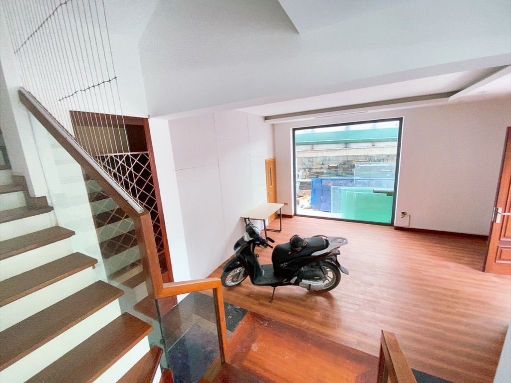 Bán nhà Ngõ 4 KĐT mới Tây Nam hồ Linh Đàm - diện tích 180m2 4 tầng - Lô góc 3 mặt thoáng - giá 75 tỷ