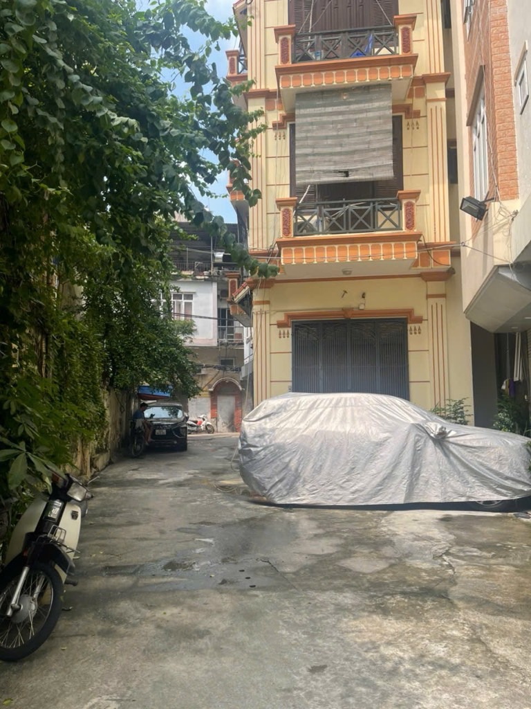 Bán nhà Đường Láng - diện tích 60m2 2 tầng - Ô tô nằm gọn trong nhà - giá 25 tỷ
