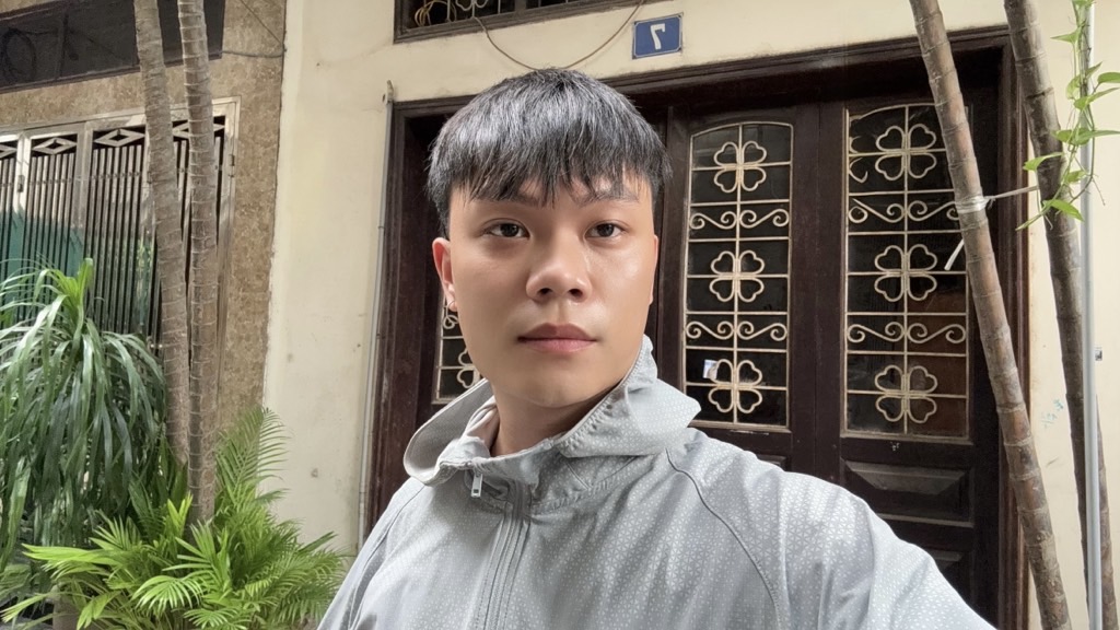 Bán nhà Đường Láng - diện tích 60m2 2 tầng - Ô tô nằm gọn trong nhà - giá 25 tỷ