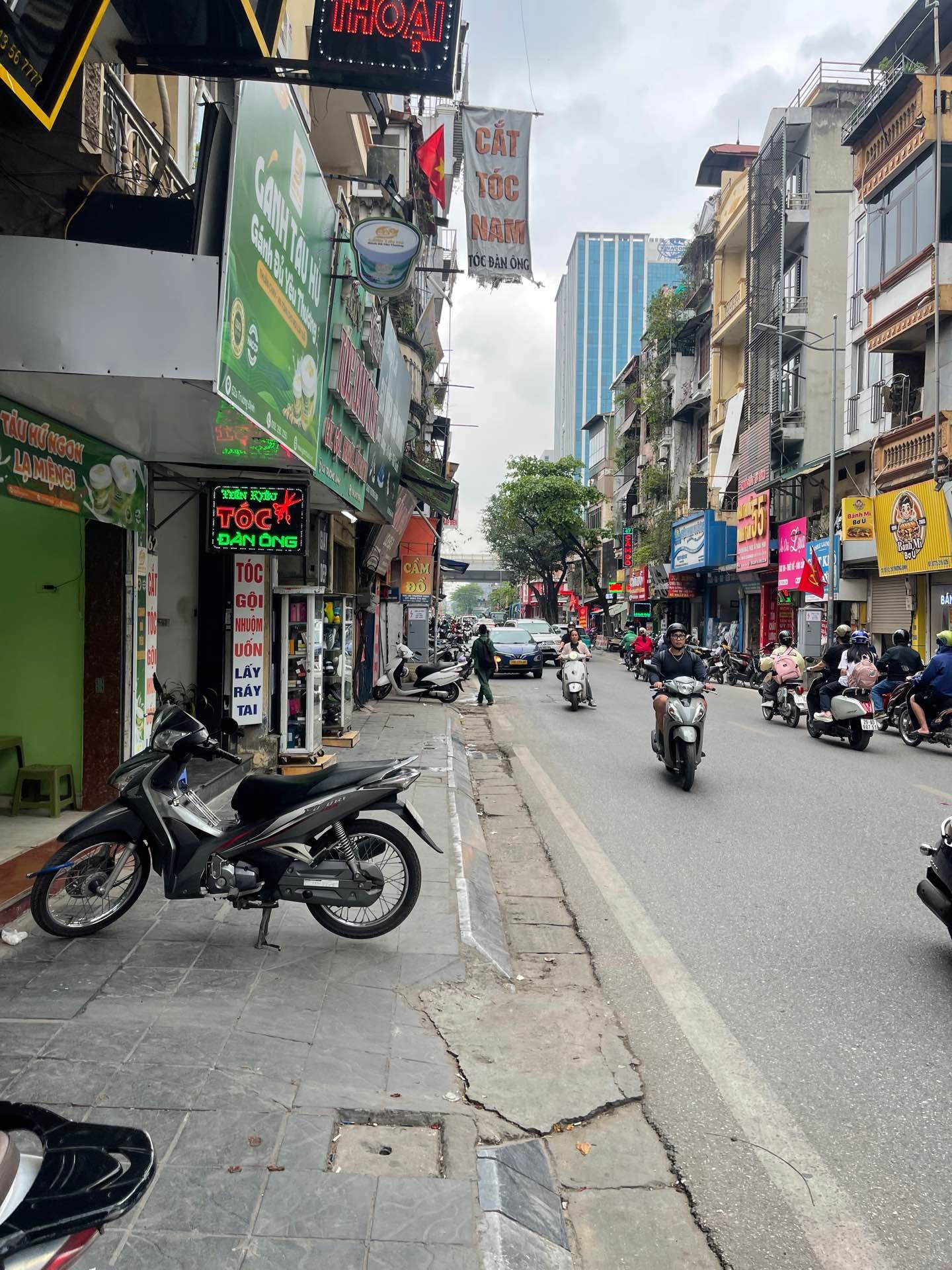 Bán nhà Trương Định - diện tích 63m2 2 tầng - Ô TÔ - giá 26,5 tỷ