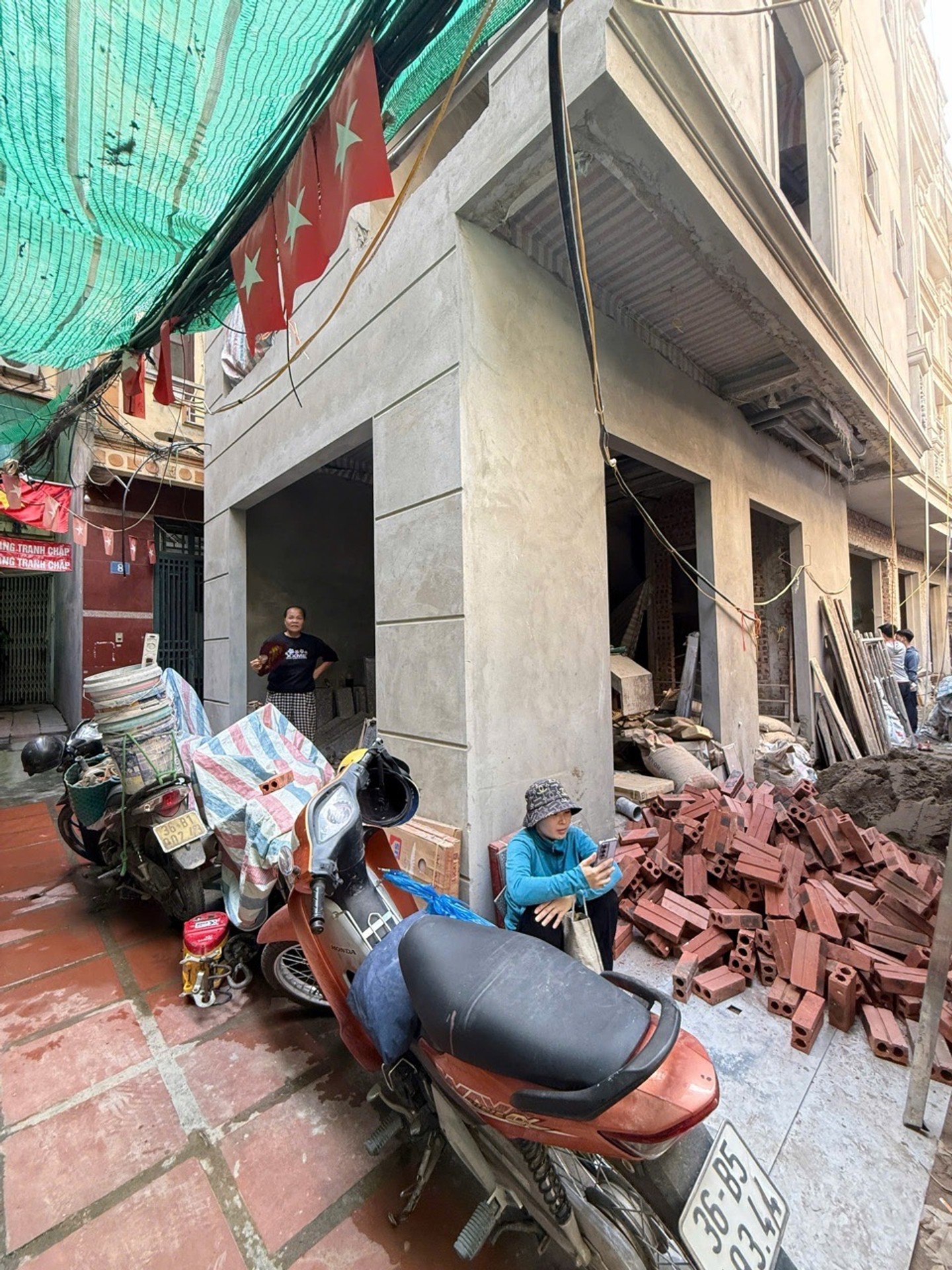 Bán nhà Quỳnh Lôi - diện tích 37m2 5 tầng - Thang máy xịn xò - giá 11 tỷ