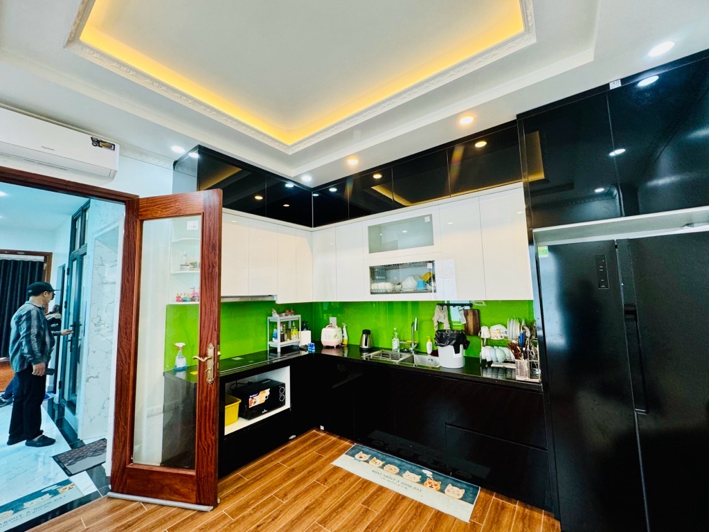 Bán nhà Nguyễn Chính - diện tích 47m2 6 tầng - Ô tô tránh - giá 17,99 tỷ