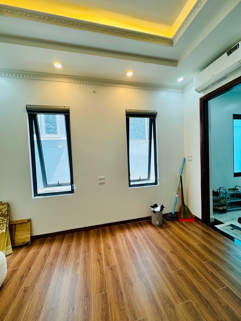 Bán nhà Nguyễn Chính - diện tích 47m2 6 tầng - Ô tô tránh - giá 17,99 tỷ