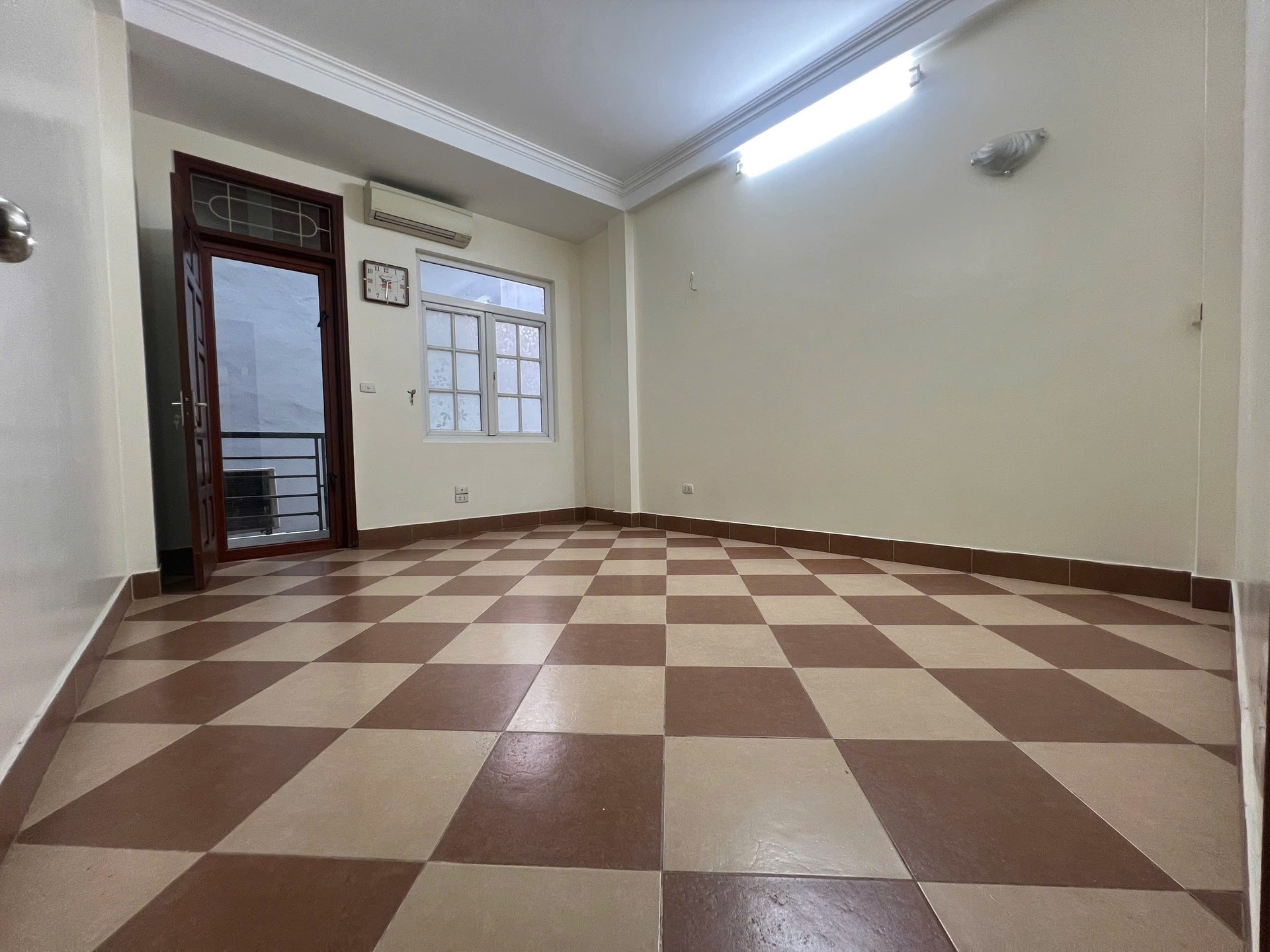 Bán nhà Lạc Trung - diện tích 59m2 4 tầng - Sát ô tô tránh đỗ ngày đêm - giá 13,5 tỷ