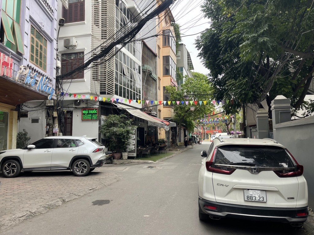 Bán nhà Đại Từ - diện tích 92m2 6 tầng - Ngõ thông - giá 25 tỷ