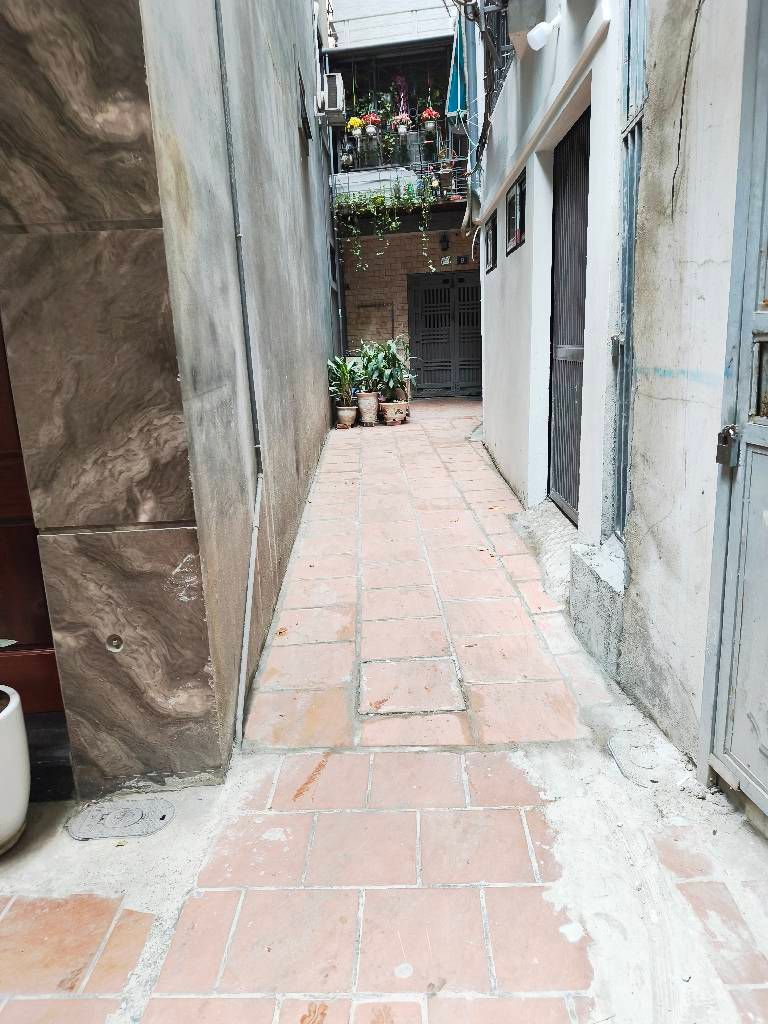 Bán nhà La Thành - diện tích 75.8m2 3 tầng - Ô tô tránh - giá 45 tỷ