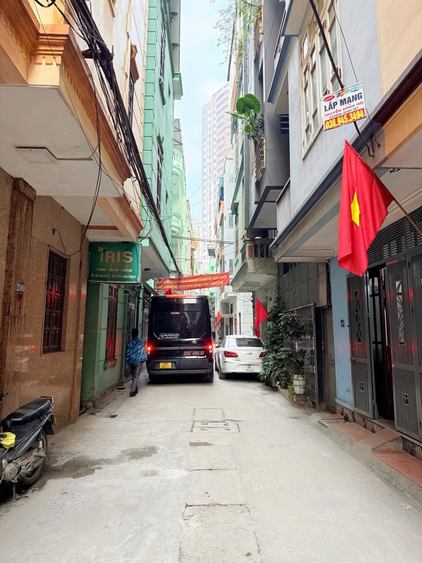 Bán nhà Tân Mai - diện tích 43m2 8 tầng - Ô tô tải tránh - giá 18,5 tỷ