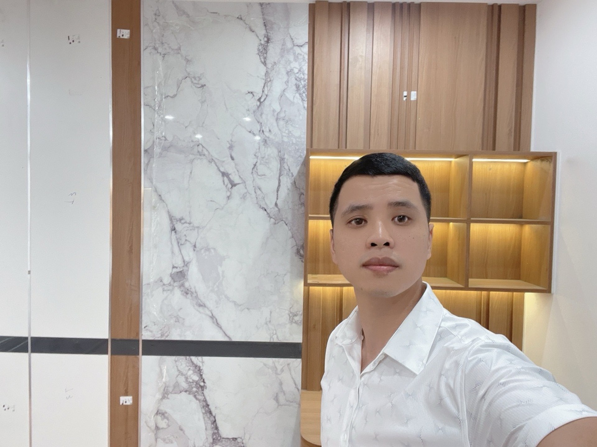 Bán nhà Tân Mai - diện tích 43m2 8 tầng - Ô tô tải tránh - giá 18,5 tỷ