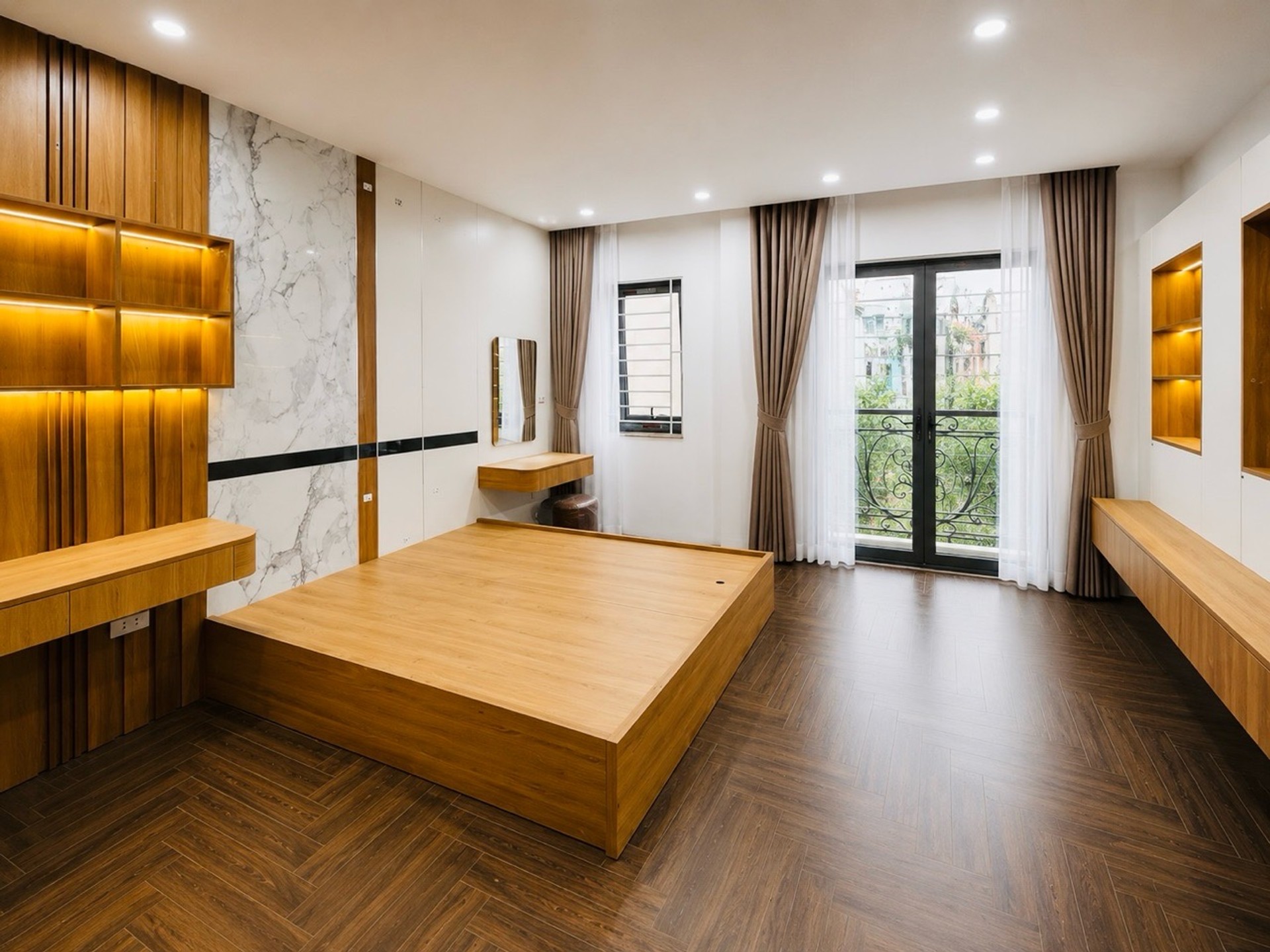Bán nhà Tân Mai - diện tích 43m2 8 tầng - Ô tô tải tránh - giá 18,5 tỷ