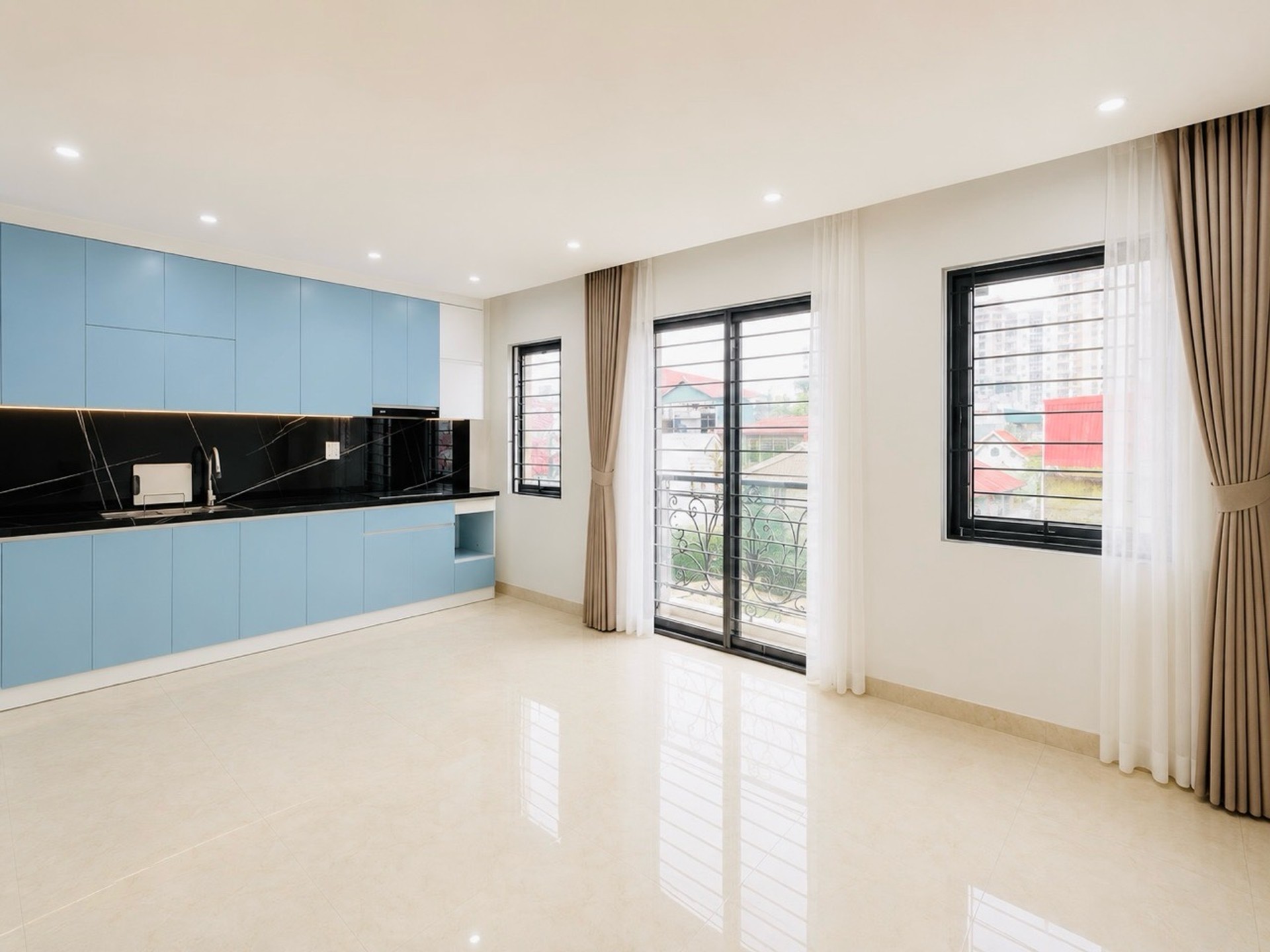 Bán nhà Tân Mai - diện tích 43m2 8 tầng - Ô tô tải tránh - giá 18,5 tỷ