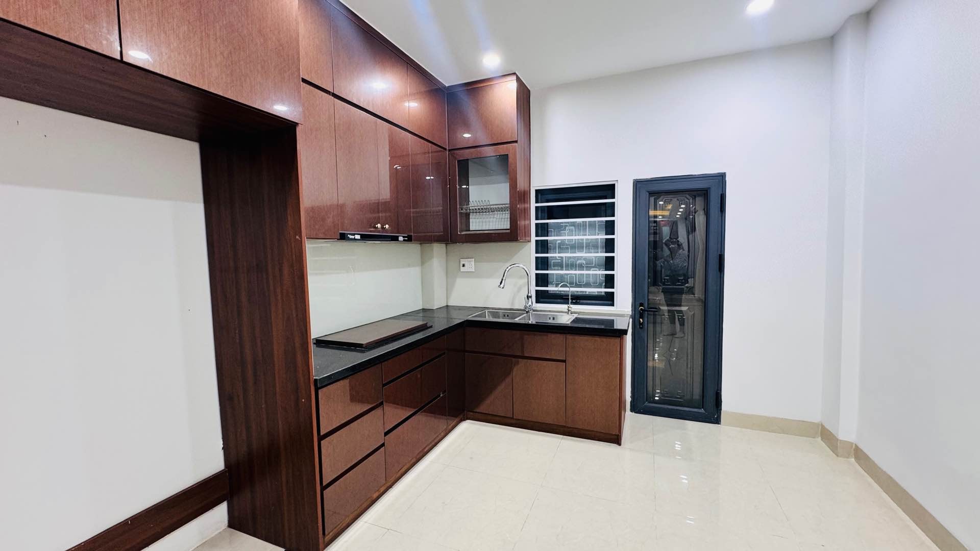 Bán nhà Nguyễn An Ninh - diện tích 55m2 4 tầng - ô tô tận cửa - giá 14,3 tỷ