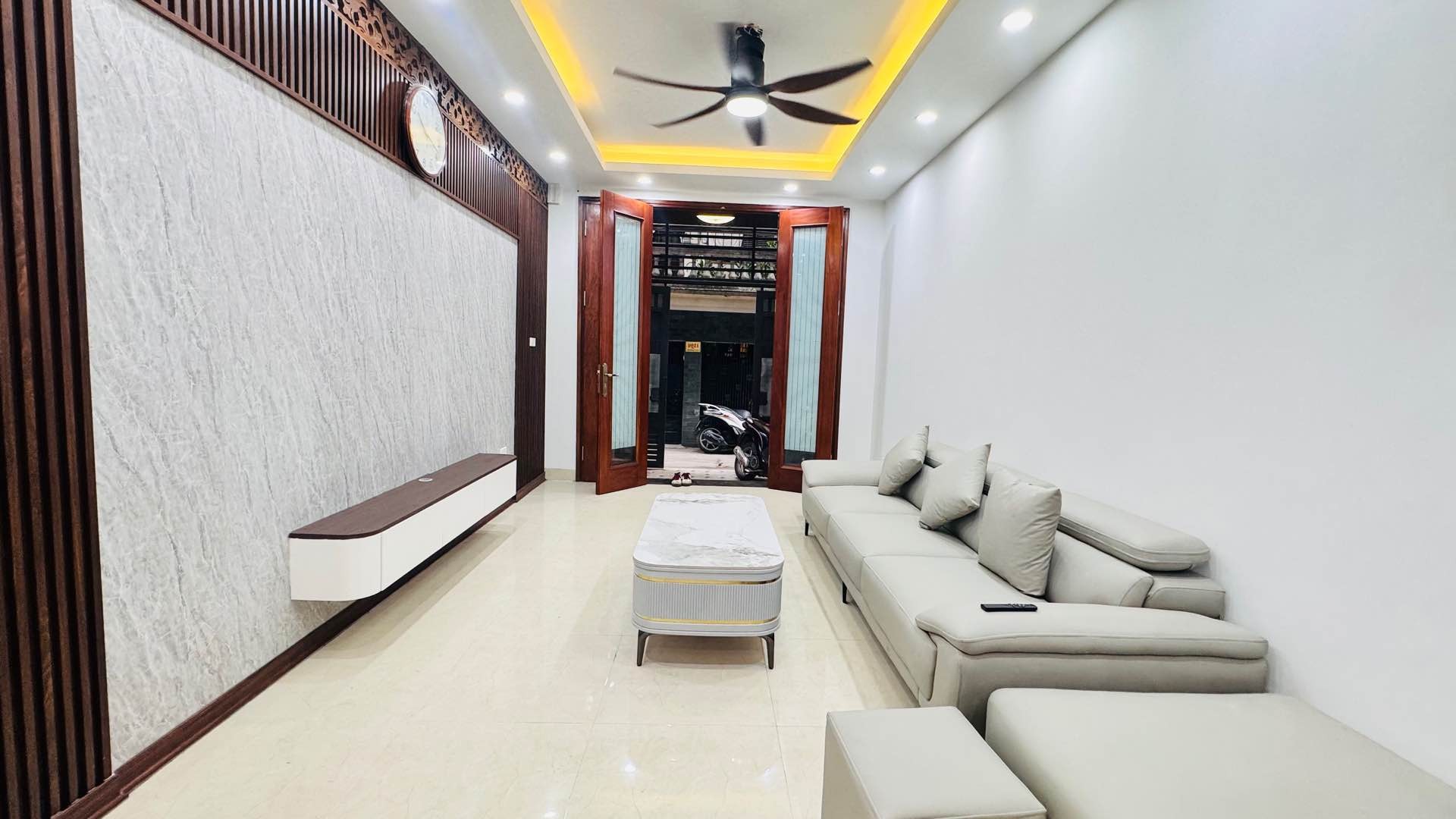 Bán nhà Nguyễn An Ninh - diện tích 55m2 4 tầng - ô tô tận cửa - giá 14,3 tỷ