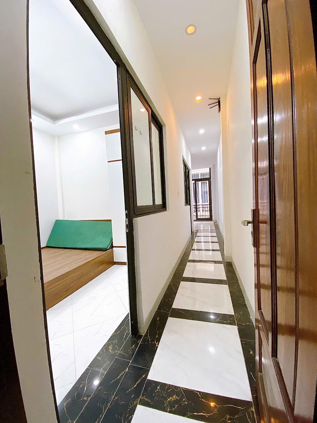 Bán nhà Hoàng Mai - diện tích 96m2 7 tầng - Thang máy - giá 28,5 tỷ