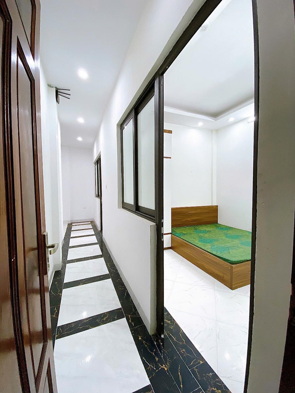 Bán nhà Hoàng Mai - diện tích 96m2 7 tầng - Thang máy - giá 28,5 tỷ