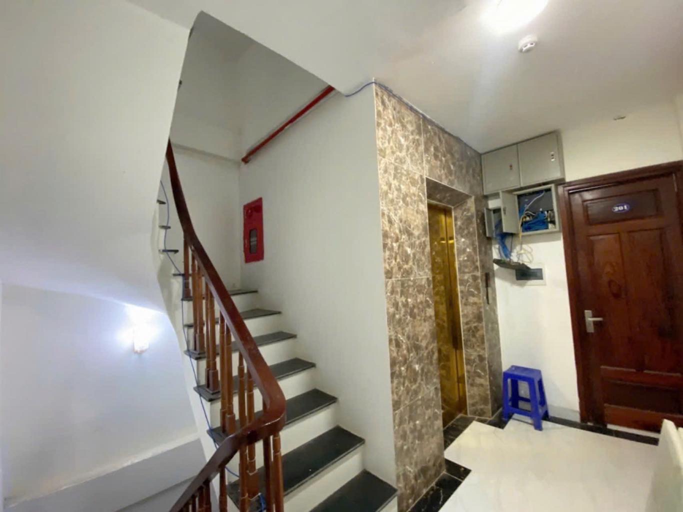 Bán nhà Hoàng Mai - diện tích 96m2 7 tầng - Thang máy - giá 28,5 tỷ