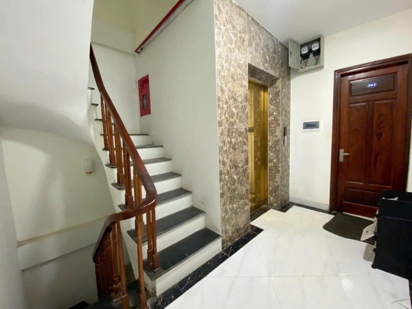 Bán nhà Hoàng Mai - diện tích 96m2 7 tầng - Thang máy - giá 28,5 tỷ