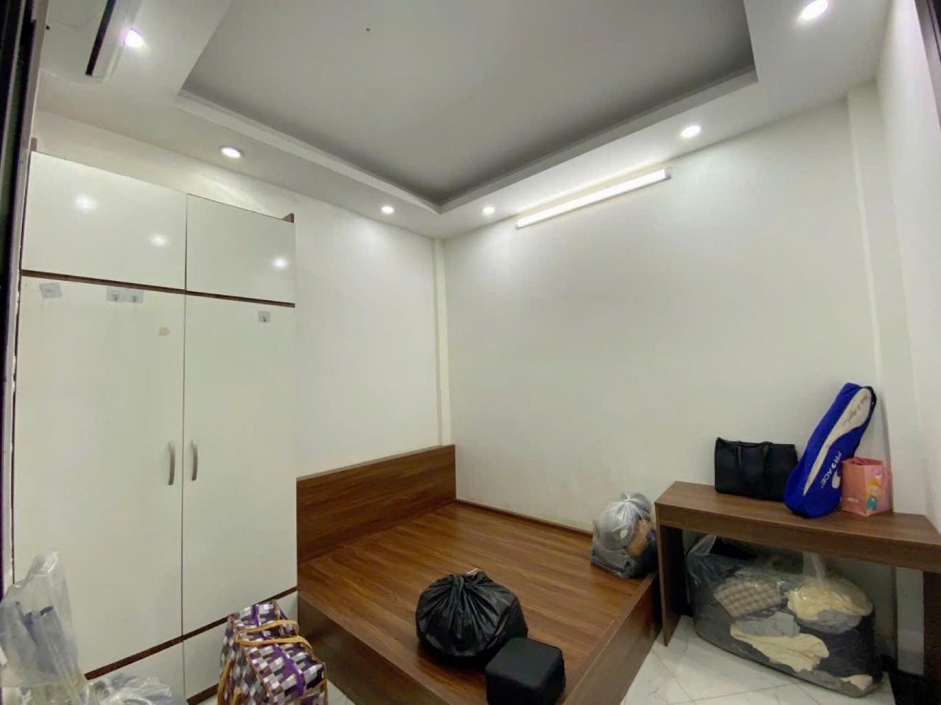 Bán nhà Hoàng Mai - diện tích 96m2 7 tầng - Thang máy - giá 28,5 tỷ