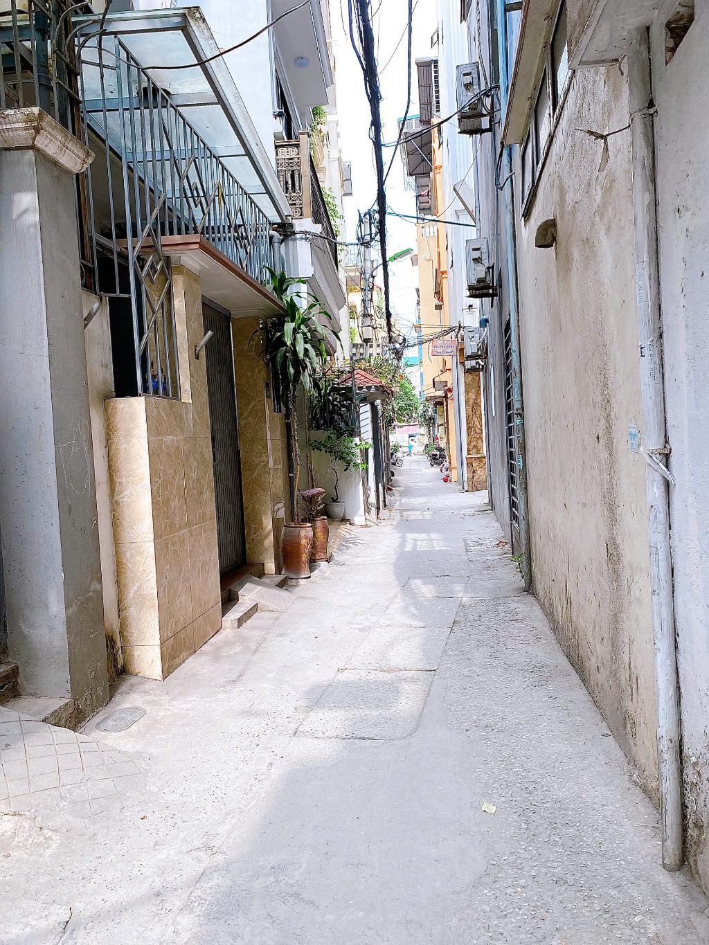 Bán nhà Hoàng Mai - diện tích 96m2 7 tầng - Thang máy - giá 28,5 tỷ