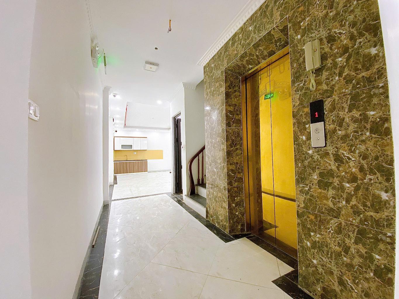 Bán nhà Hoàng Mai - diện tích 96m2 7 tầng - Thang máy - giá 28,5 tỷ