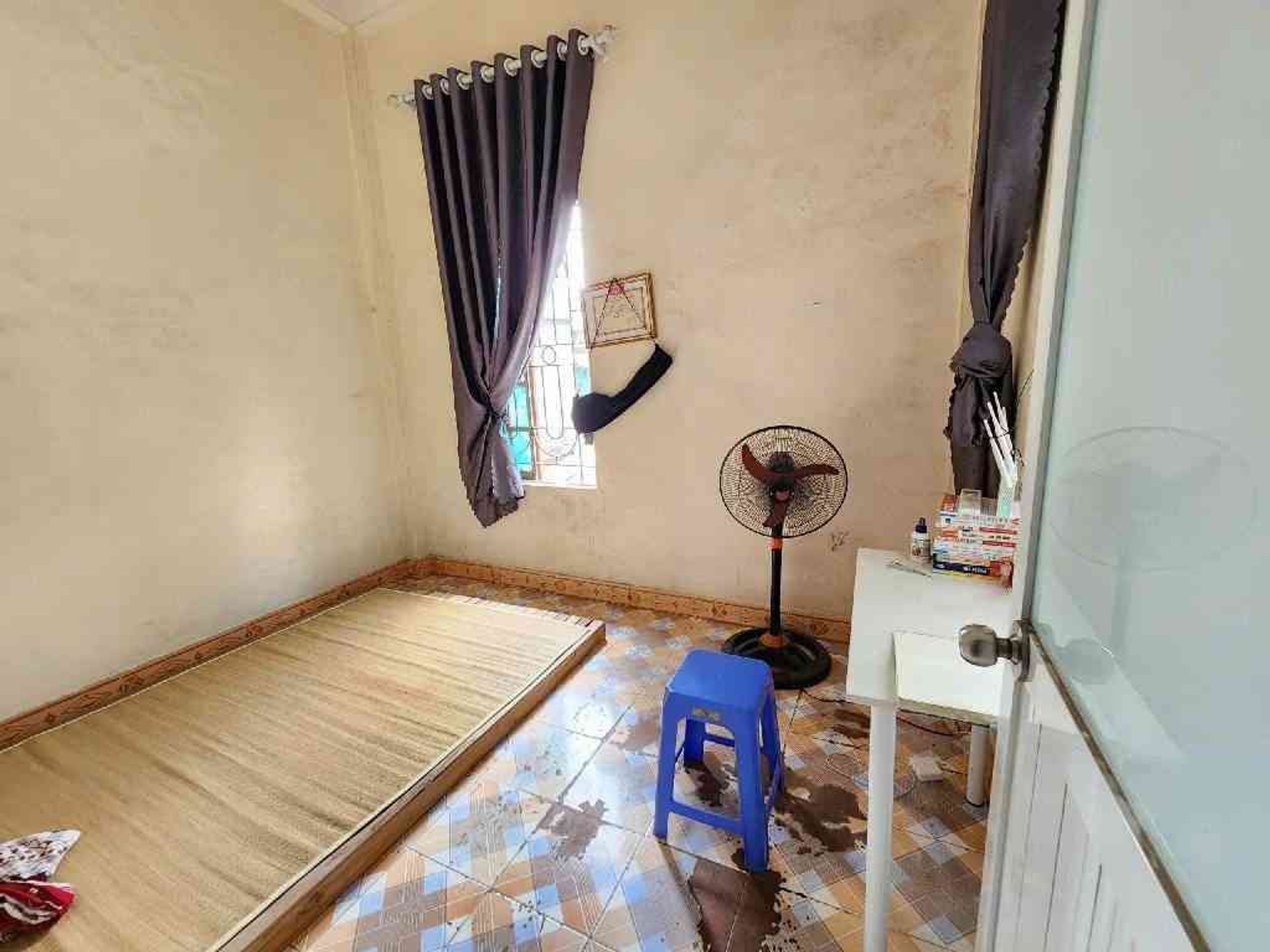 Bán nhà Tân Mai - diện tích 100m2 3 tầng - Mặt ngõ thông đường ô tô tránh - giá 16 tỷ