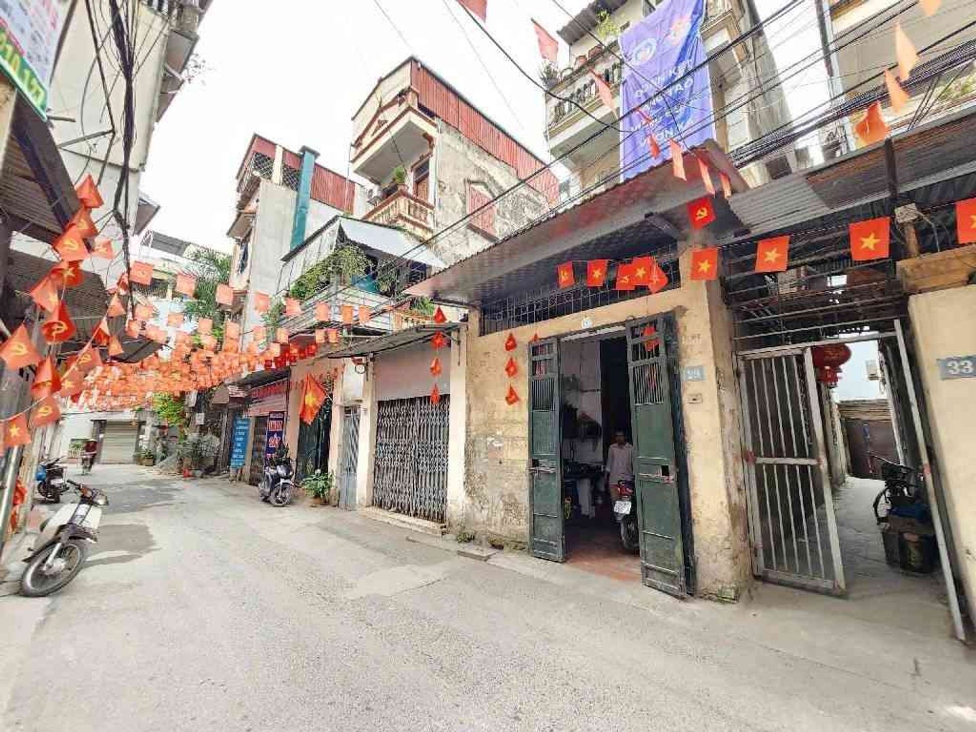 Bán nhà Tân Mai - diện tích 100m2 3 tầng - Mặt ngõ thông đường ô tô tránh - giá 16 tỷ