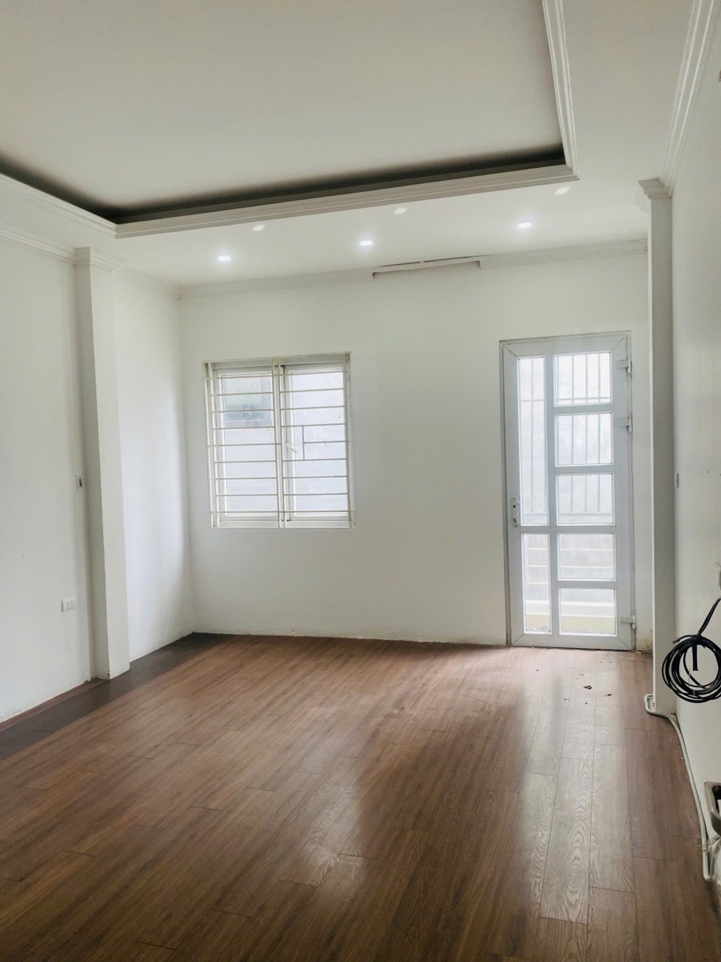 Bán nhà Định Công Thượng - diện tích 51m2 5 tầng - ô tô đỗ cổng - giá 13,9 tỷ