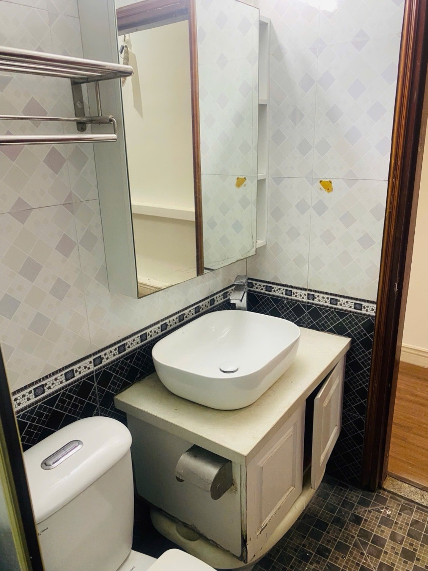 Bán nhà Định Công Thượng - diện tích 51m2 5 tầng - ô tô đỗ cổng - giá 13,9 tỷ