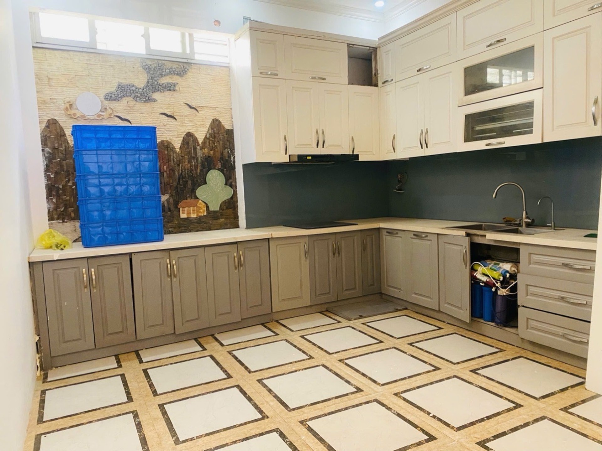 Bán nhà Định Công Thượng - diện tích 51m2 5 tầng - ô tô đỗ cổng - giá 13,9 tỷ