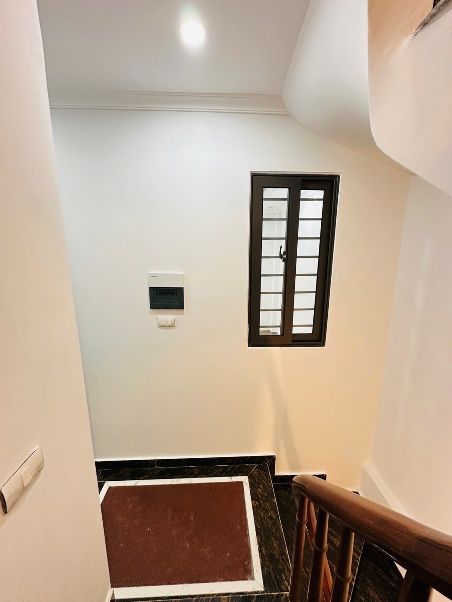 Bán nhà Ngọc Hồi - diện tích 42m2 6 tầng - Nhà đẹp hiếm có - giá 11,9 tỷ