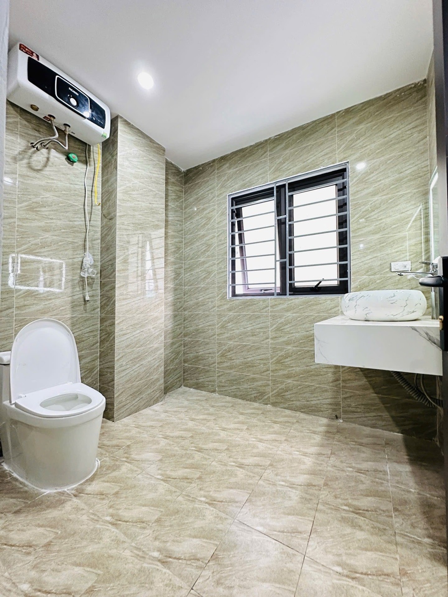 Bán nhà Ngọc Hồi - diện tích 42m2 6 tầng - Nhà đẹp hiếm có - giá 11,9 tỷ