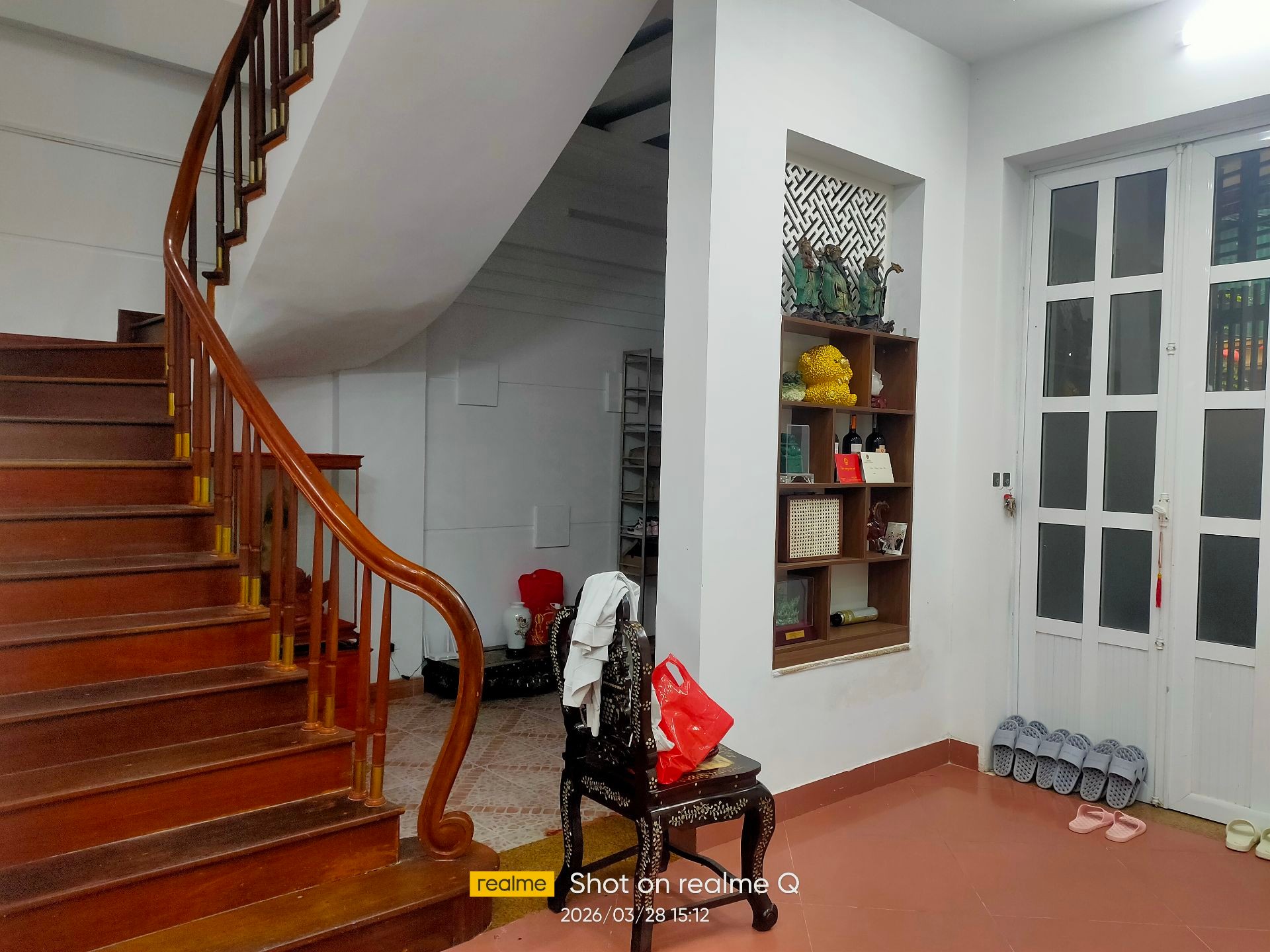 Bán nhà Hoàng Cầu - diện tích 74m2 5 tầng - Gara ô tô, mặt tiền 7,4 tỷ - giá 42 tỷ