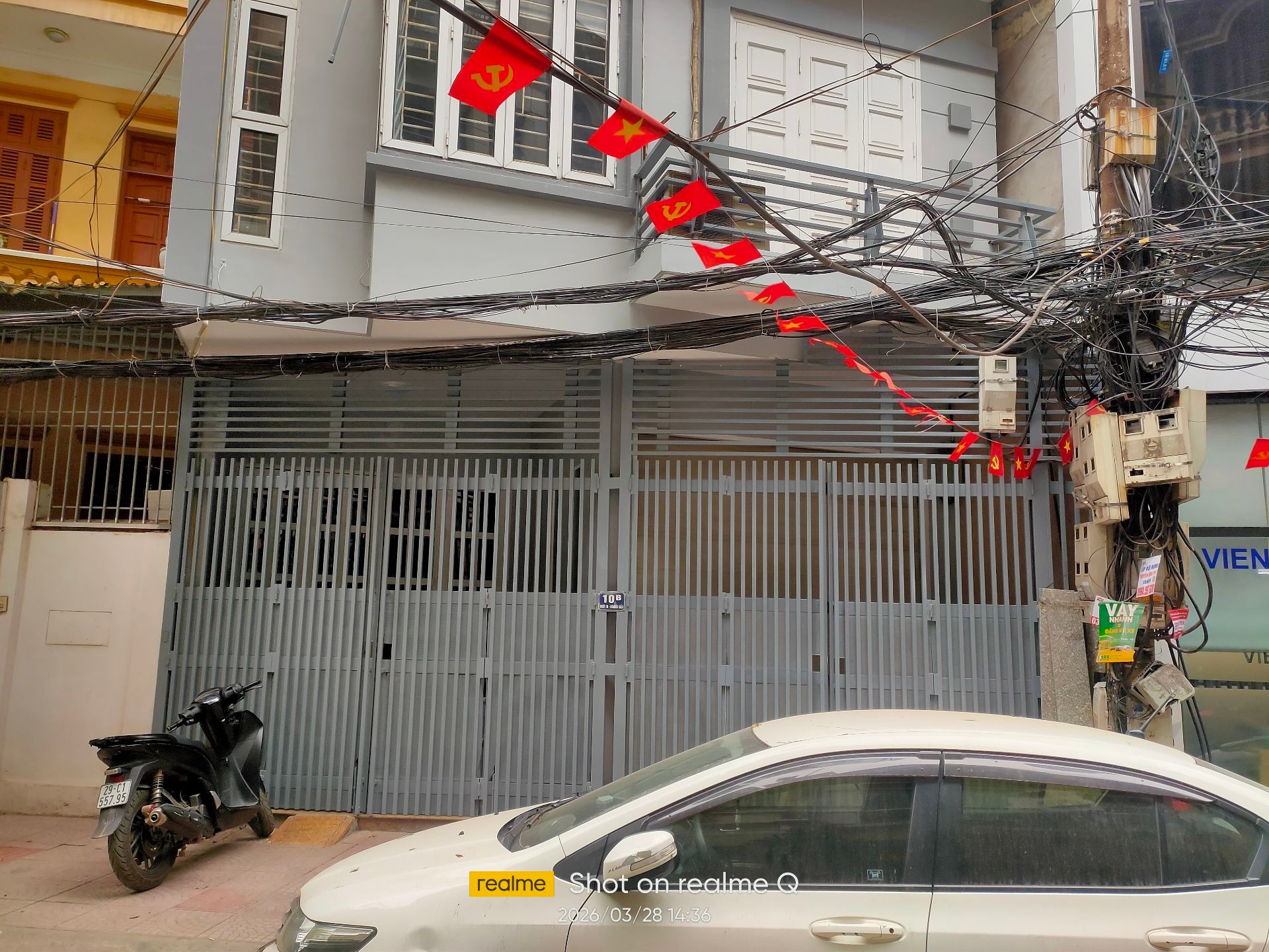 Bán nhà Hoàng Cầu - diện tích 74m2 5 tầng - Gara ô tô, mặt tiền 7,4 tỷ - giá 42 tỷ