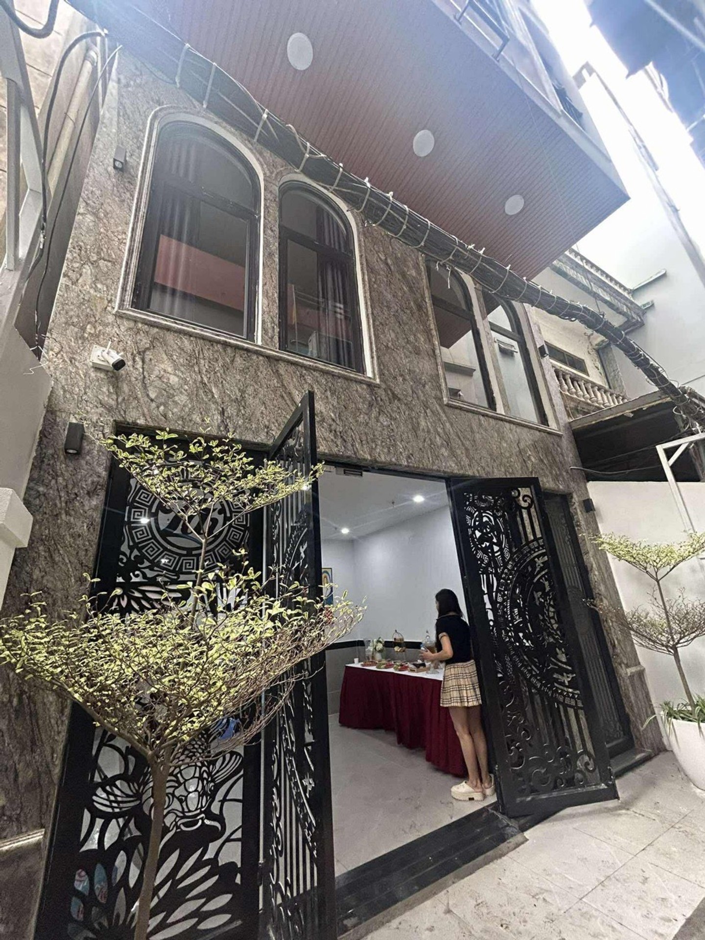 Bán nhà Pháo Đài Láng - diện tích 80m2 7 tầng - Thang máy, dòng tiền 110 triệu - giá 25,8 tỷ