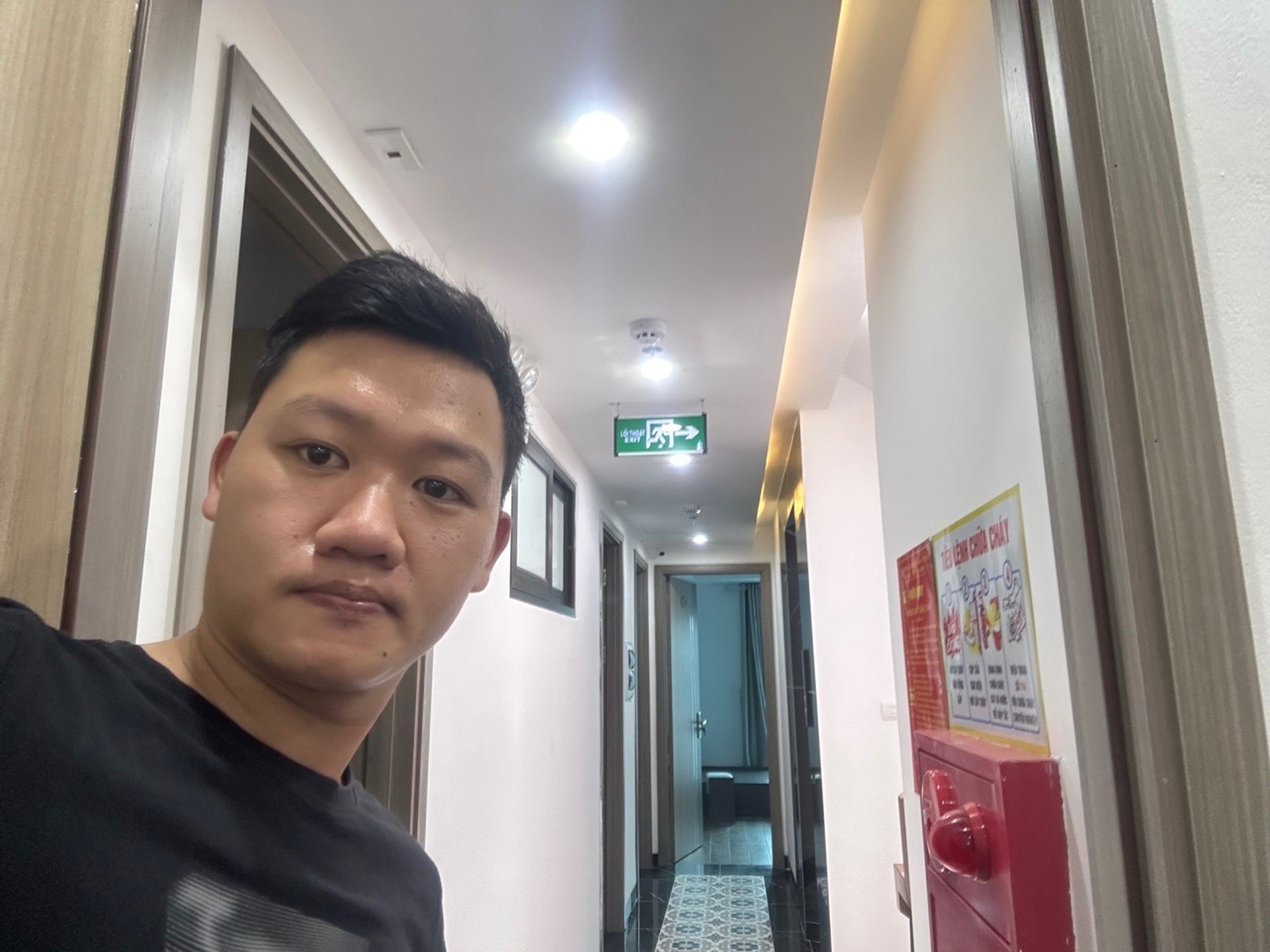 Bán nhà Pháo Đài Láng - diện tích 80m2 7 tầng - Thang máy, dòng tiền 110 triệu - giá 25,8 tỷ