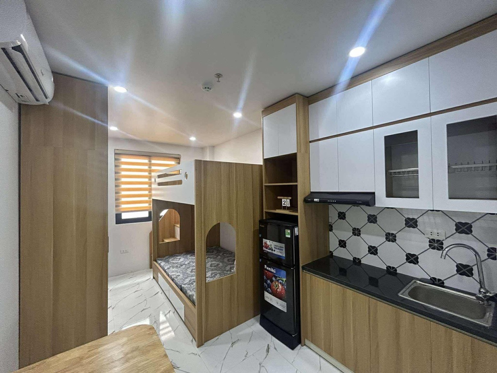 Bán nhà Pháo Đài Láng - diện tích 80m2 7 tầng - Thang máy, dòng tiền 110 triệu - giá 25,8 tỷ