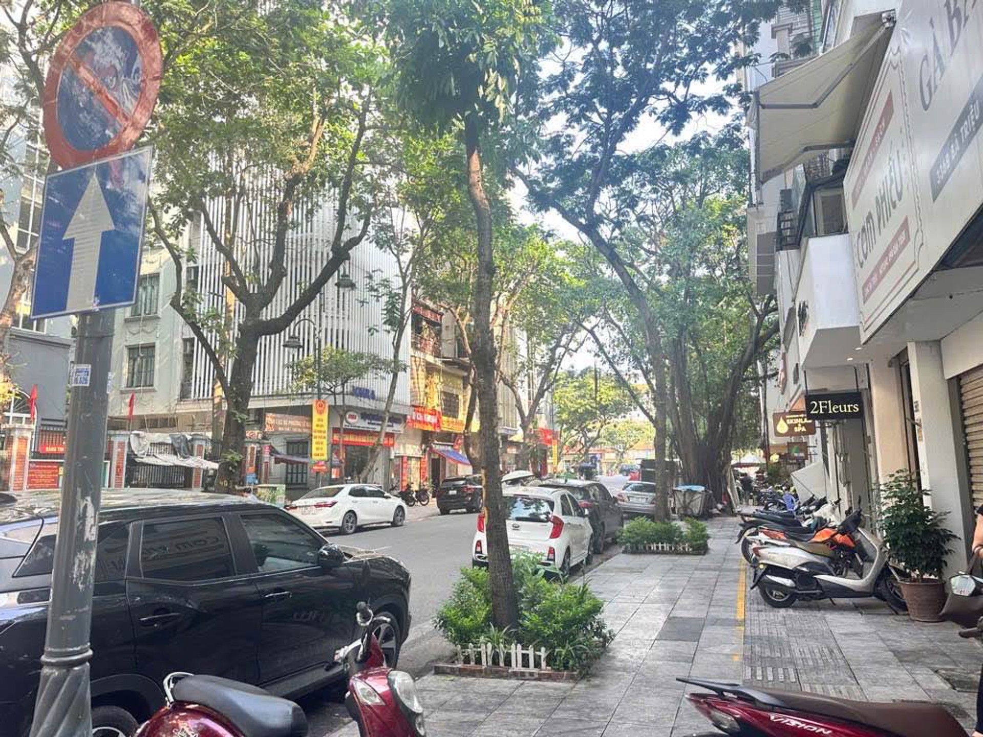 Bán nhà Bà Triệu - diện tích 72.4m2 3 tầng - 2 mặt thoáng - giá 53 tỷ